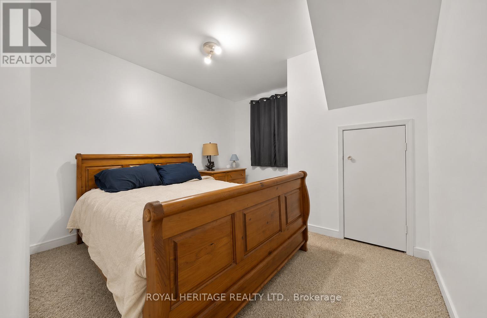 51 ROBERT STREET - 37