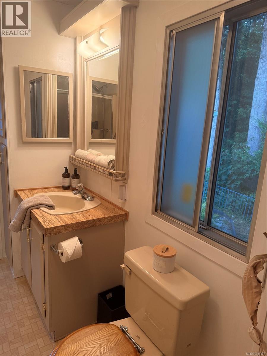 #33 7701 Central Saanich Rd - 49