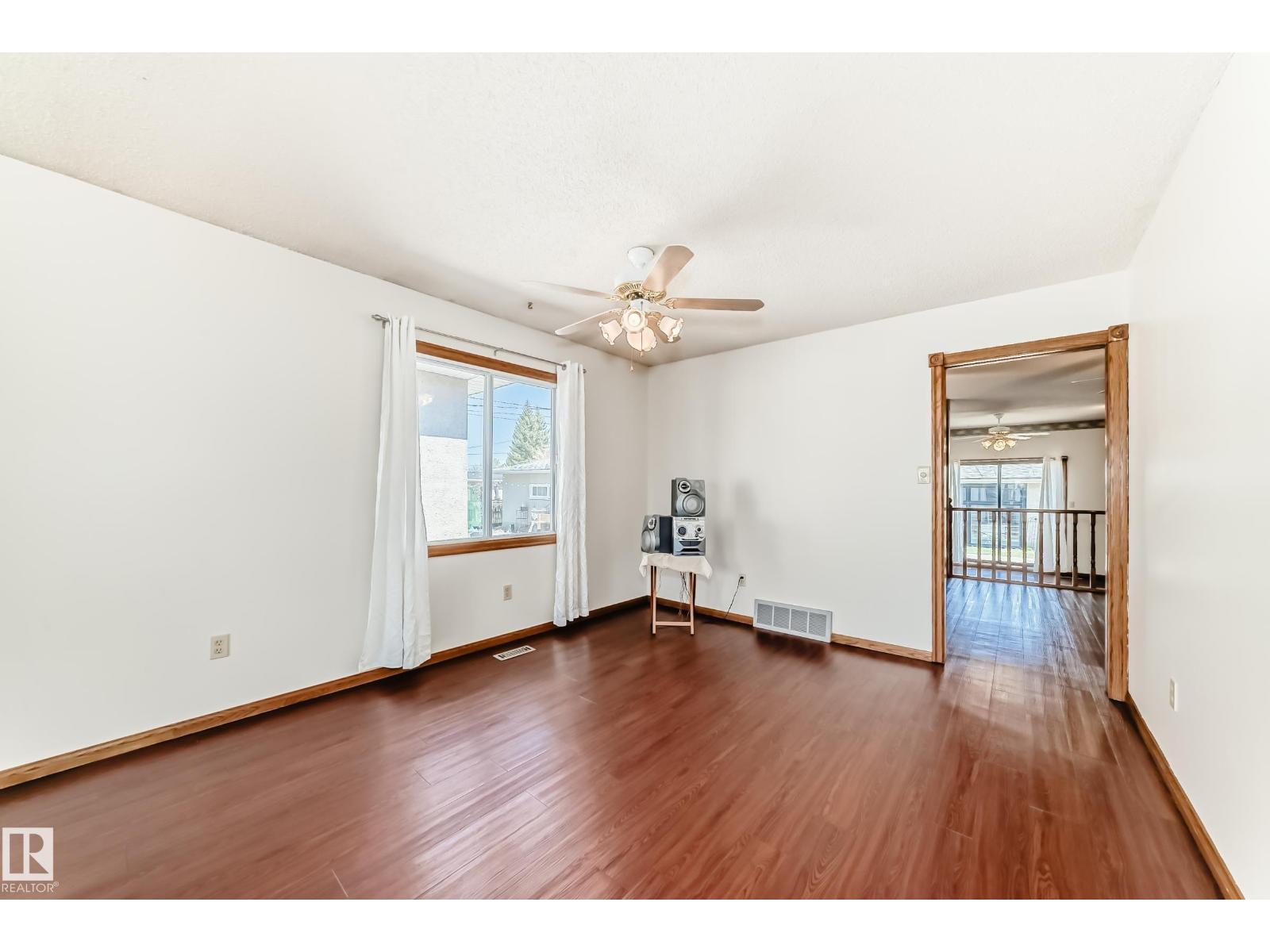 12245 55 ST NW - 10