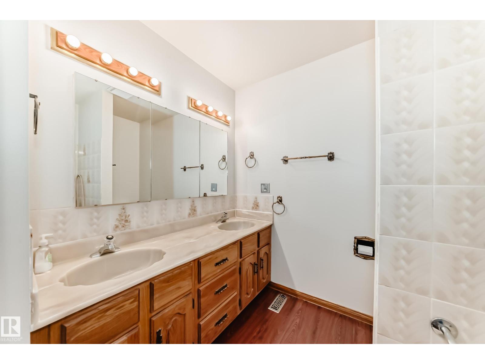 12245 55 ST NW - 26