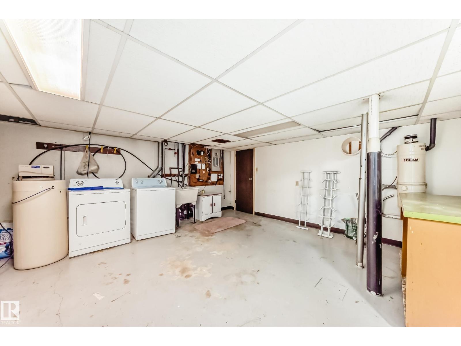 12245 55 ST NW - 38