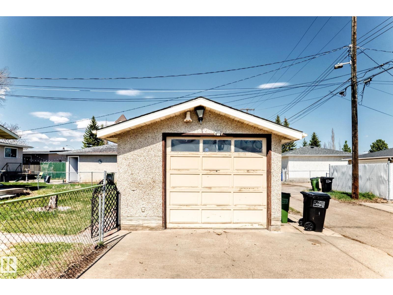 12245 55 ST NW - 47