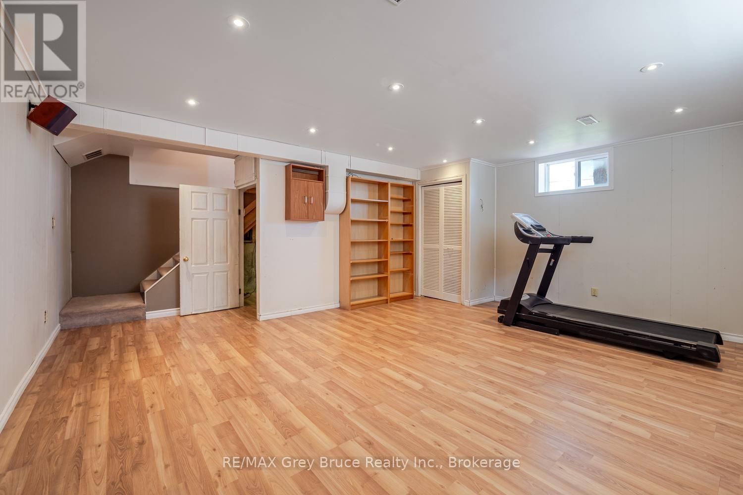 206 LINDSAY ROAD 30 - 29