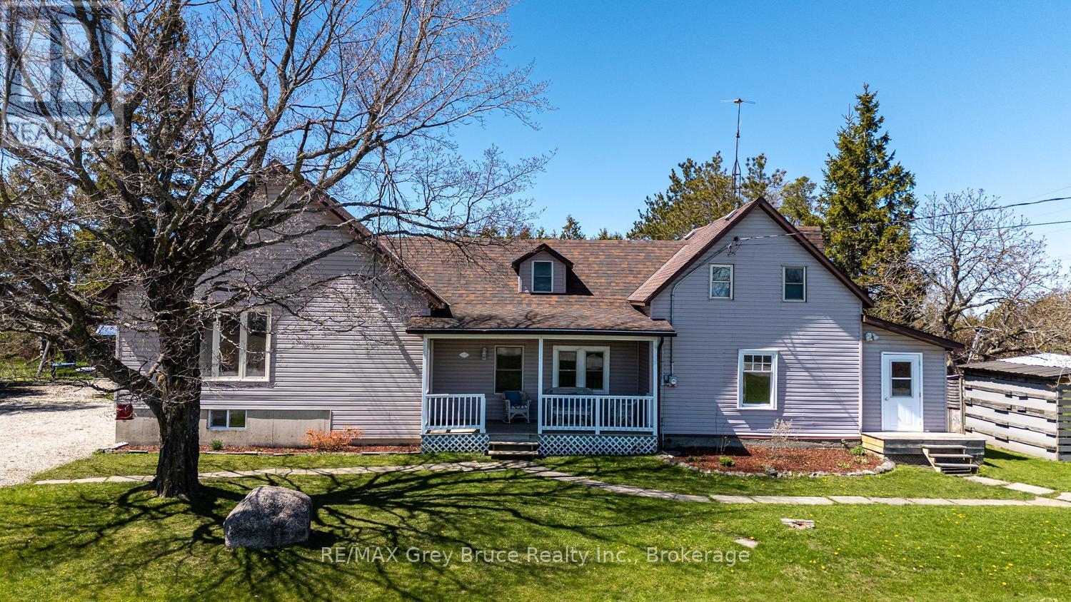 206 LINDSAY ROAD 30 - 31