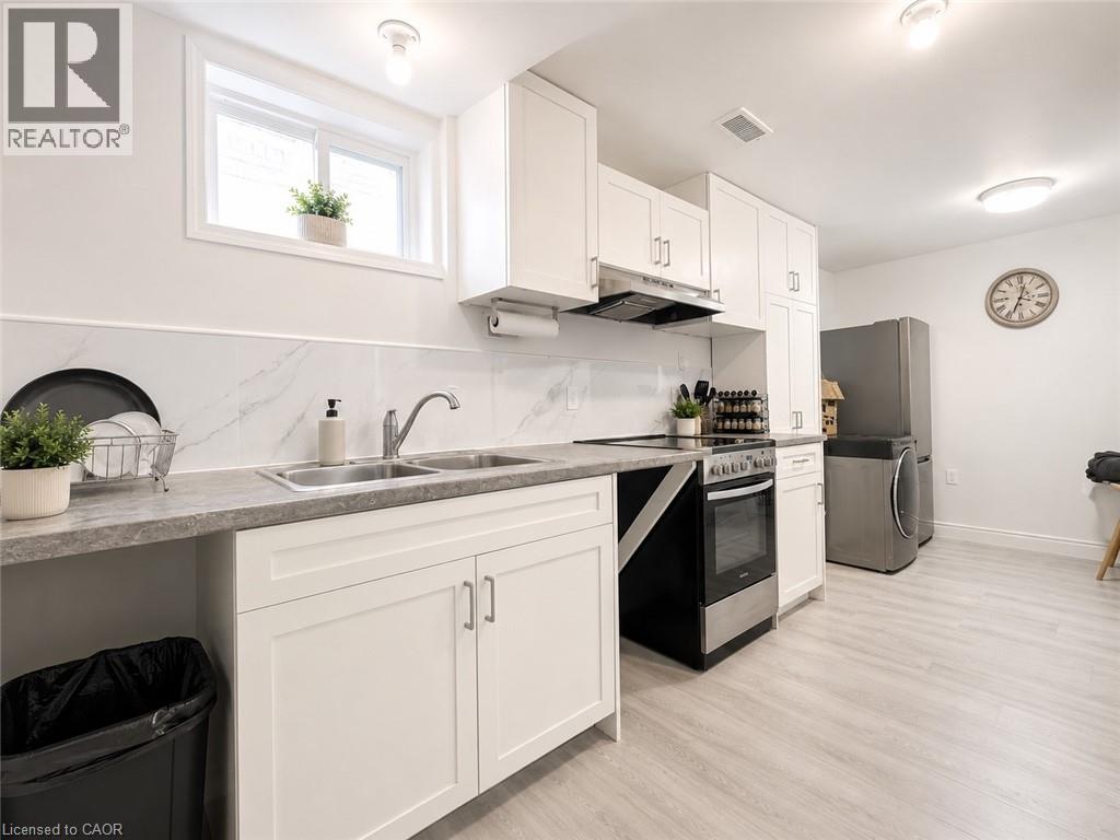 84 ELGAR Avenue - 9