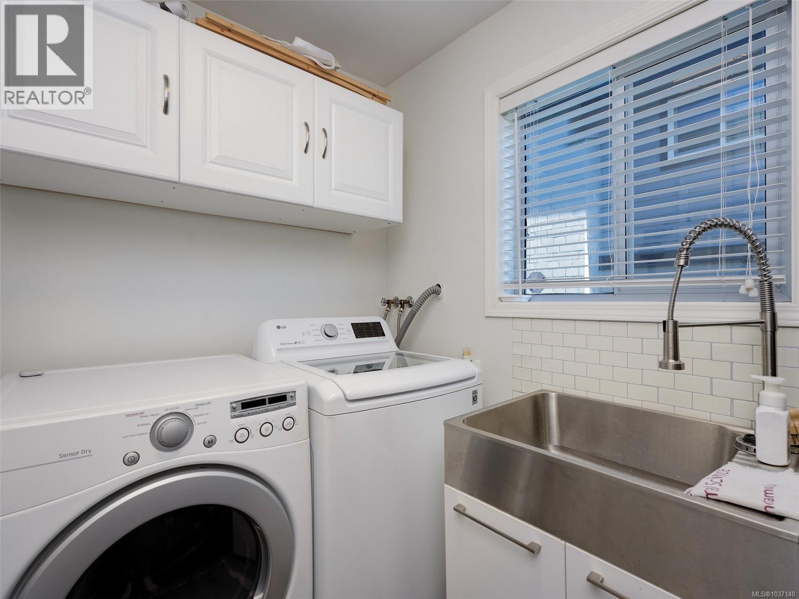  4256 Ponderosa Crescent, Saanich