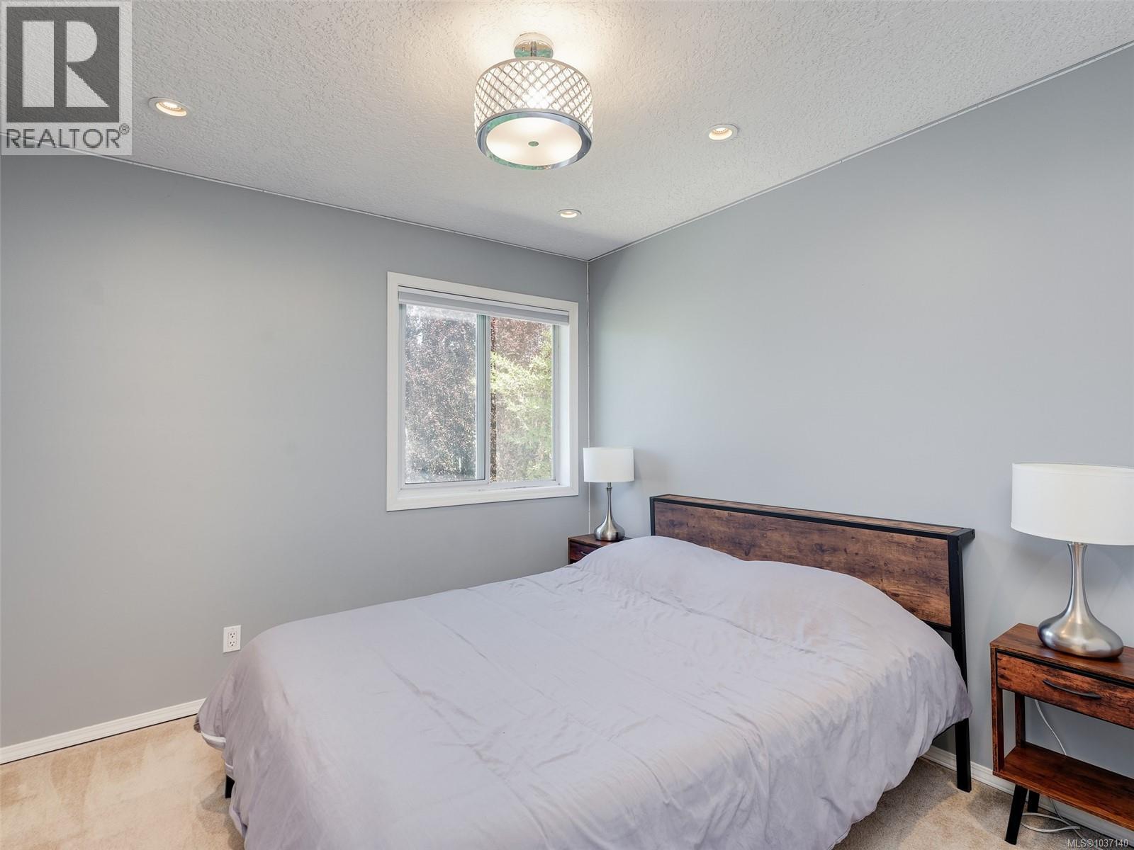 4256 Ponderosa Cres - 17
