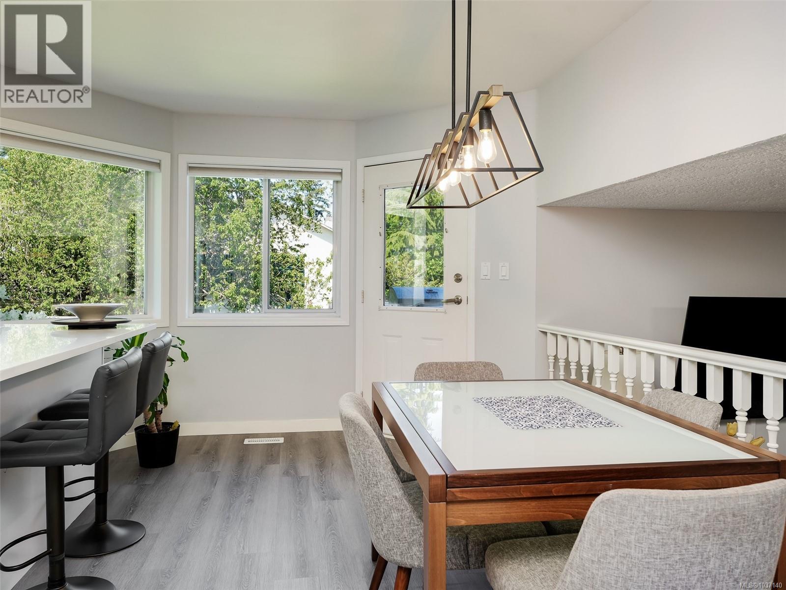 4256 Ponderosa Cres - 7