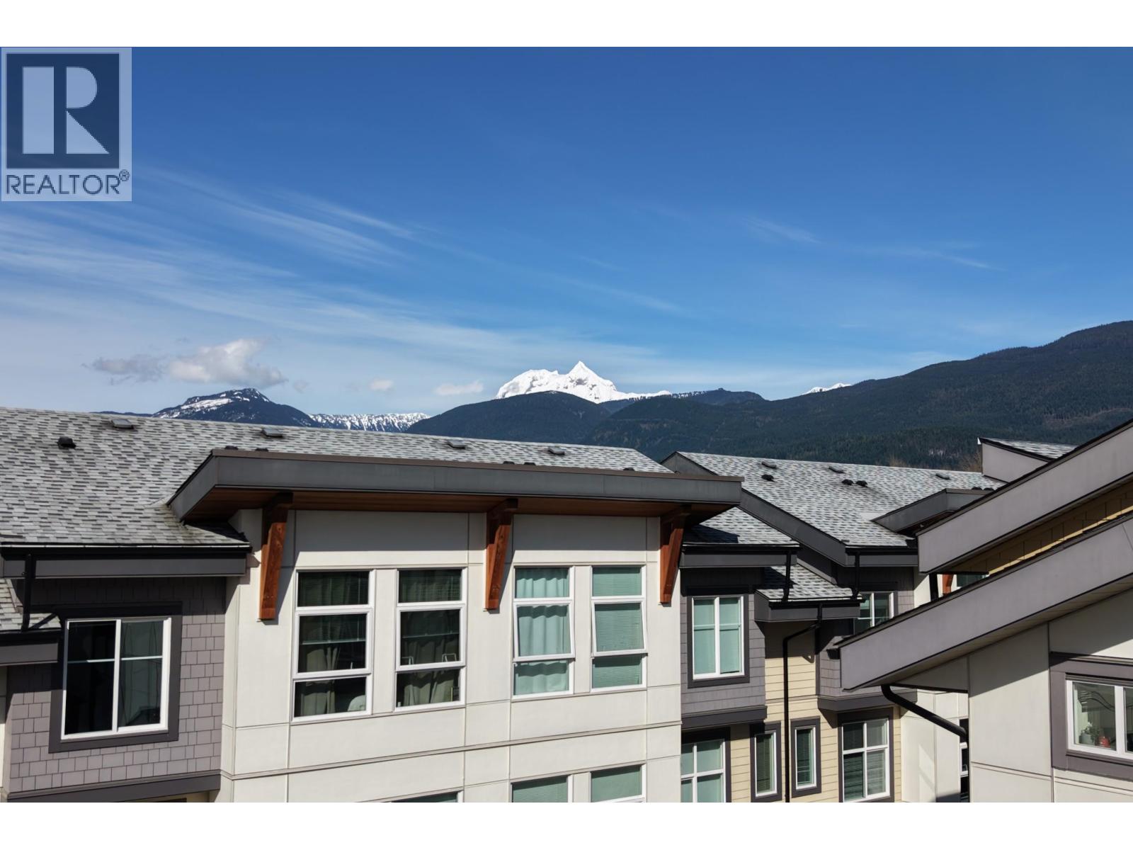 15 39548 LOGGERS LANE, Squamish