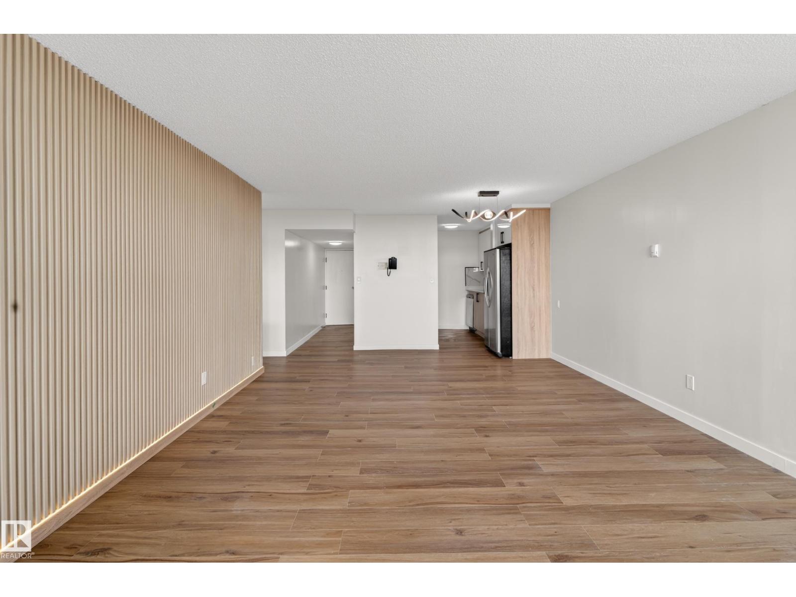 #90 8745 165 ST NW - 8