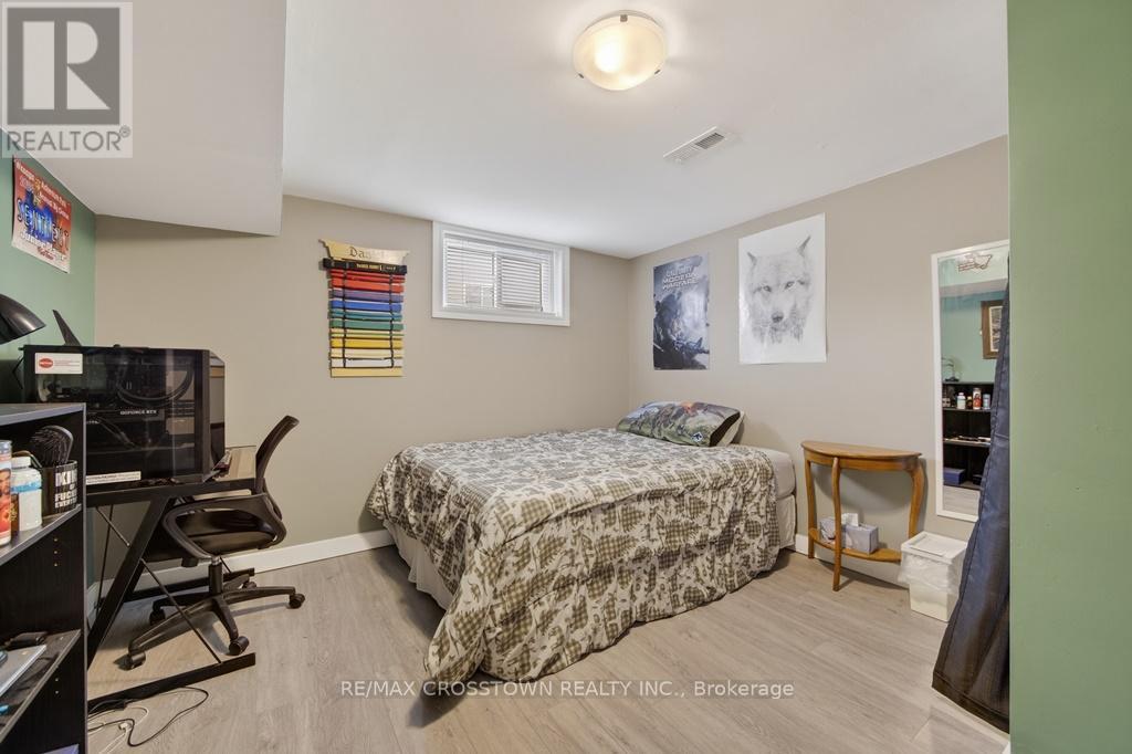 15 SMALLMAN DRIVE - 22