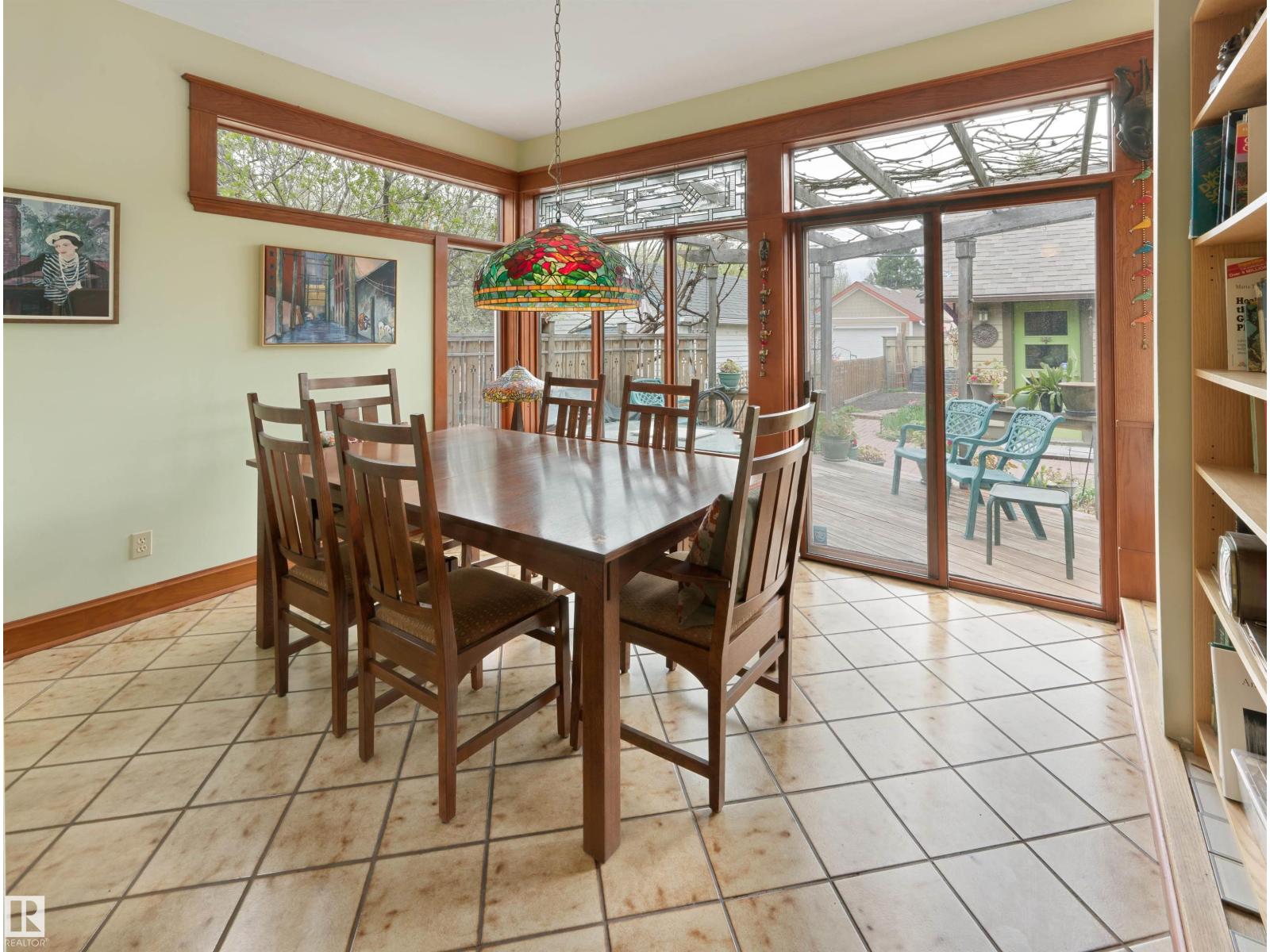 9739 86 AV NW - 15