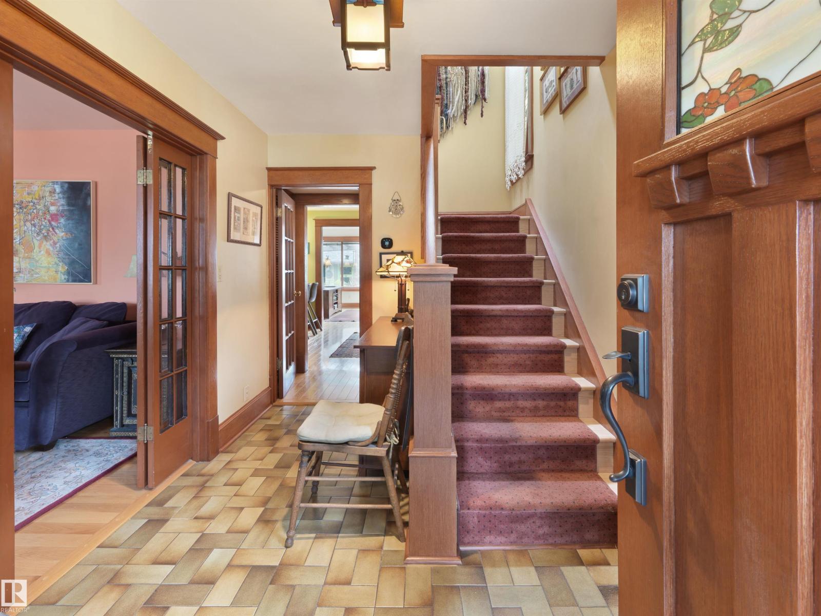 9739 86 AV NW - 18