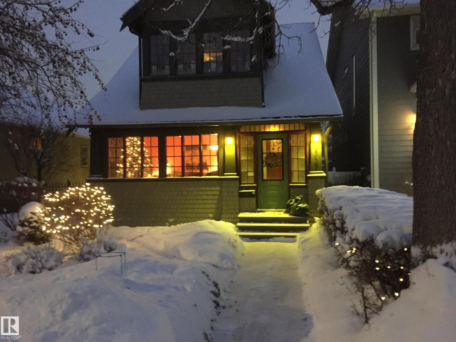 9739 86 AV NW - 41