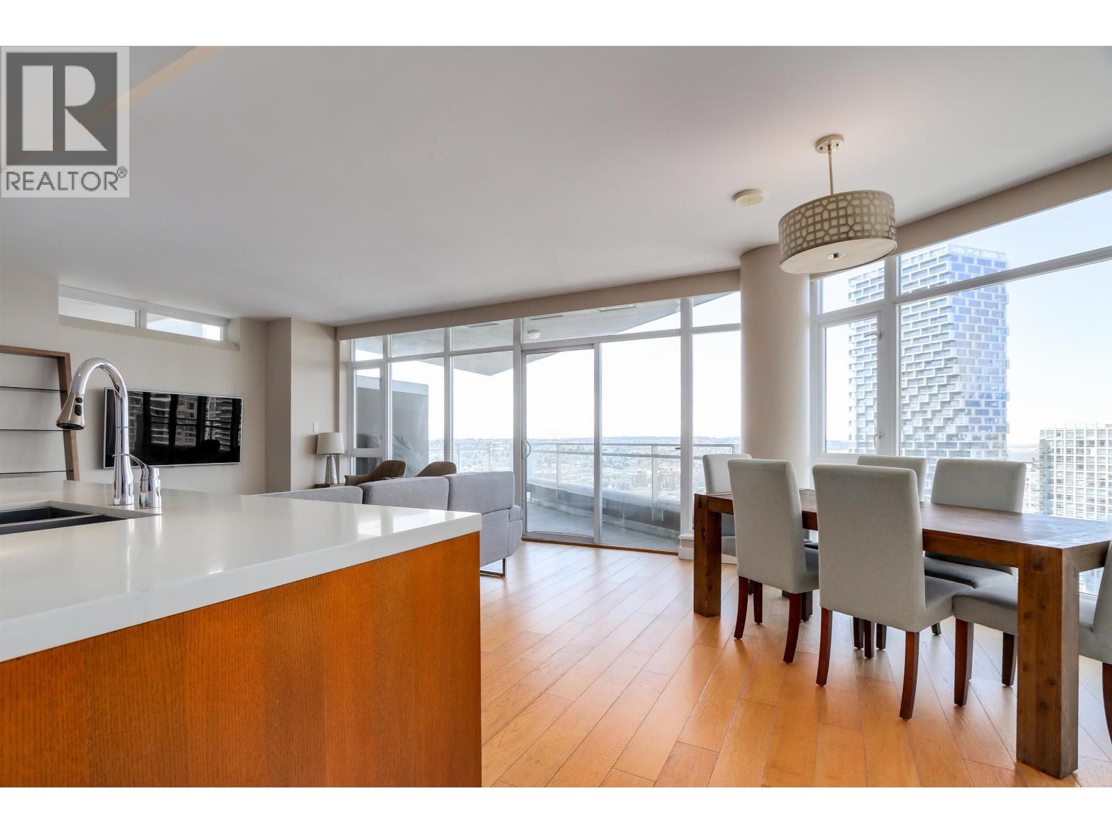 3501 1372 SEYMOUR Street - photo 2