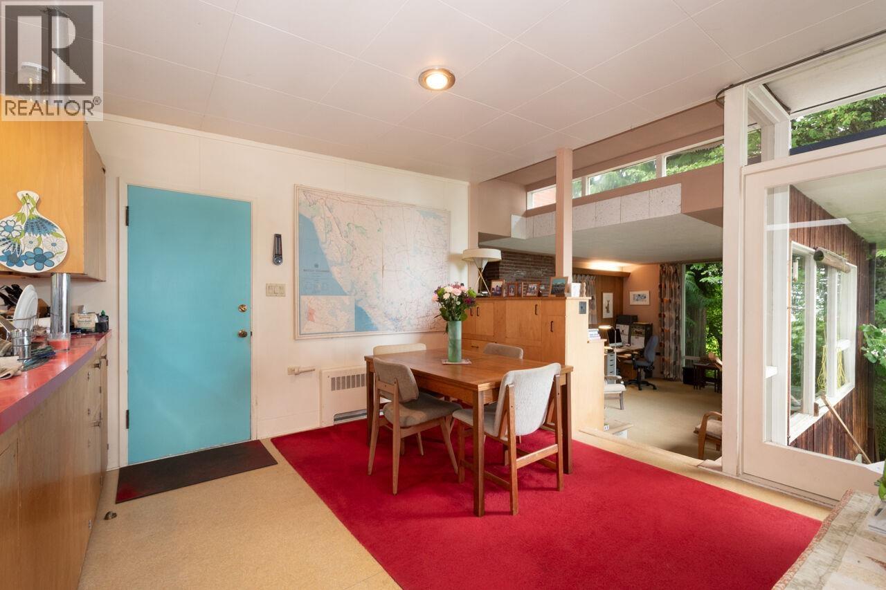 2338 OTTAWA AVENUE, West Vancouver