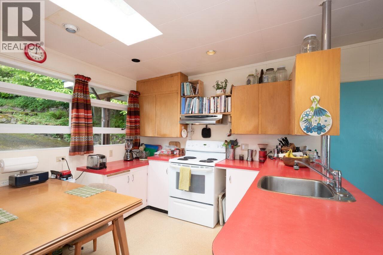 2338 OTTAWA AVENUE, West Vancouver