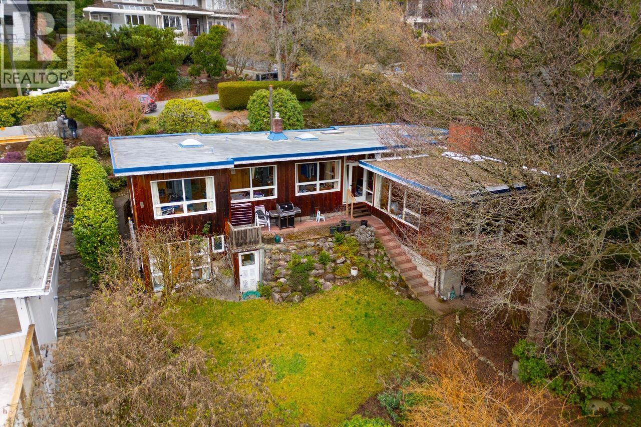2338 OTTAWA AVENUE, West Vancouver
