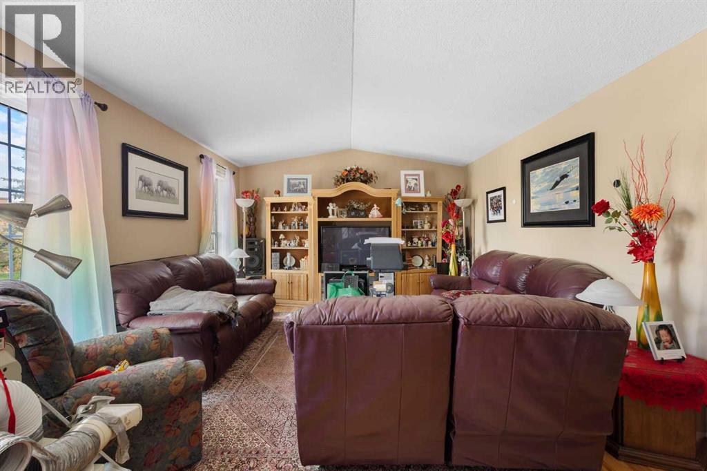 169 Beddington Circle NE - 12