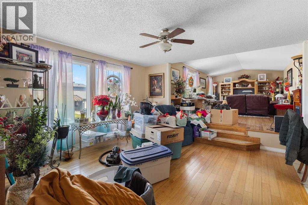 169 Beddington Circle NE - 4
