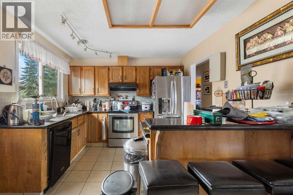 169 Beddington Circle NE - 6
