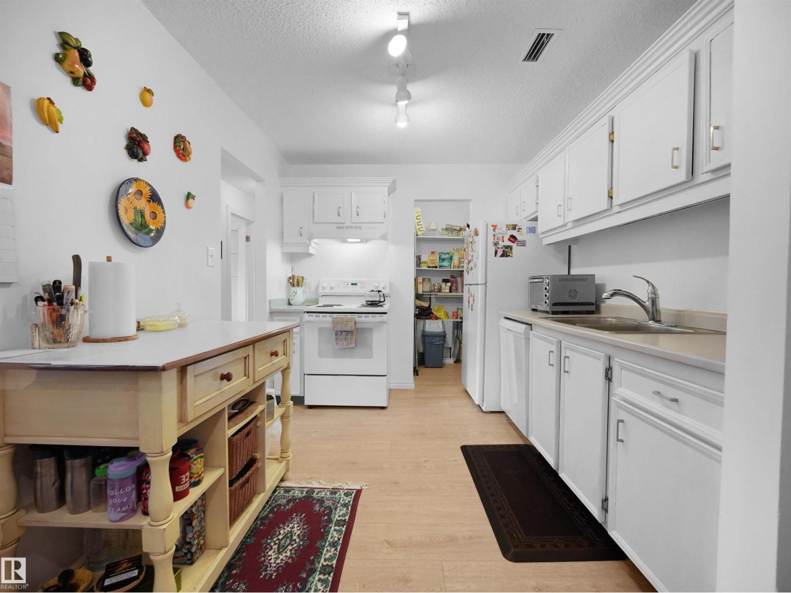 #156 2703 79 ST NW - 12