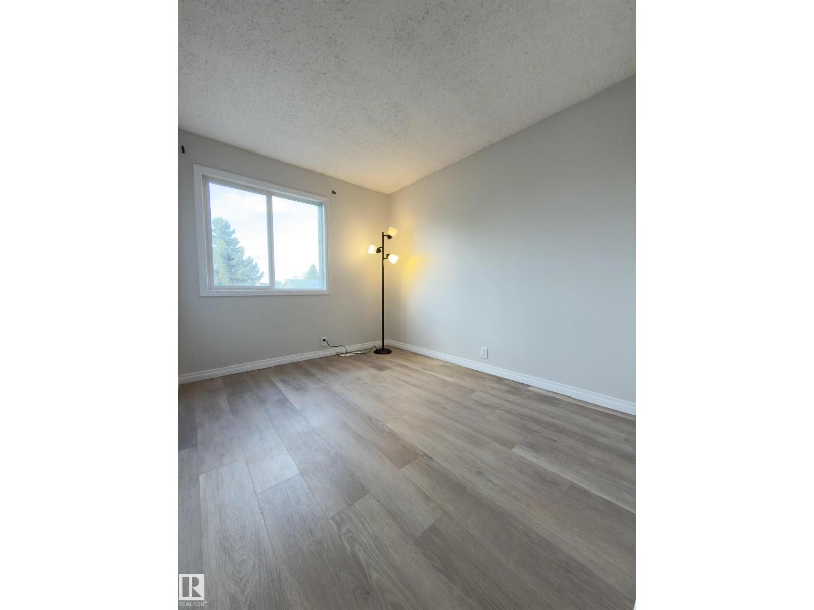 #14 18010 98 AV NW - 10