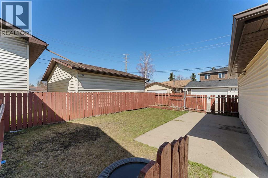 7003 Temple Drive NE - 39