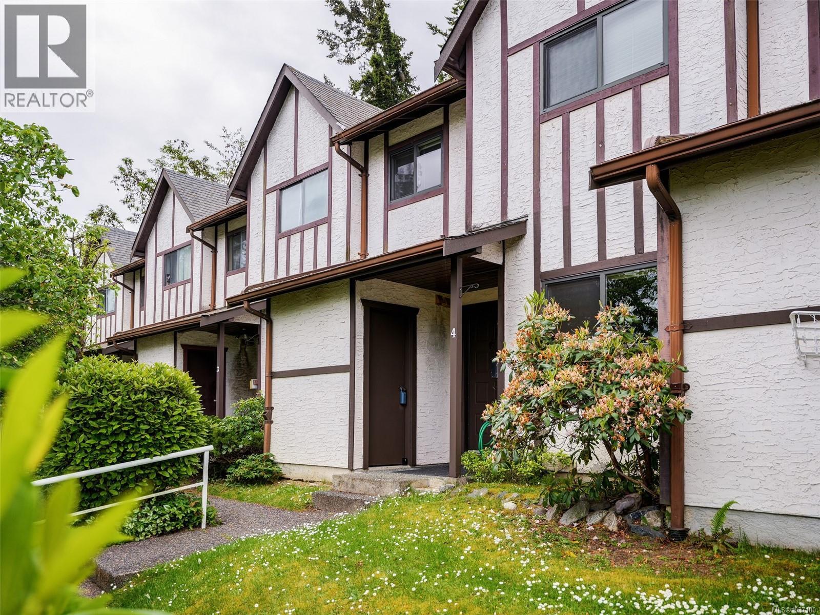 4 379 Wale Rd, Colwood