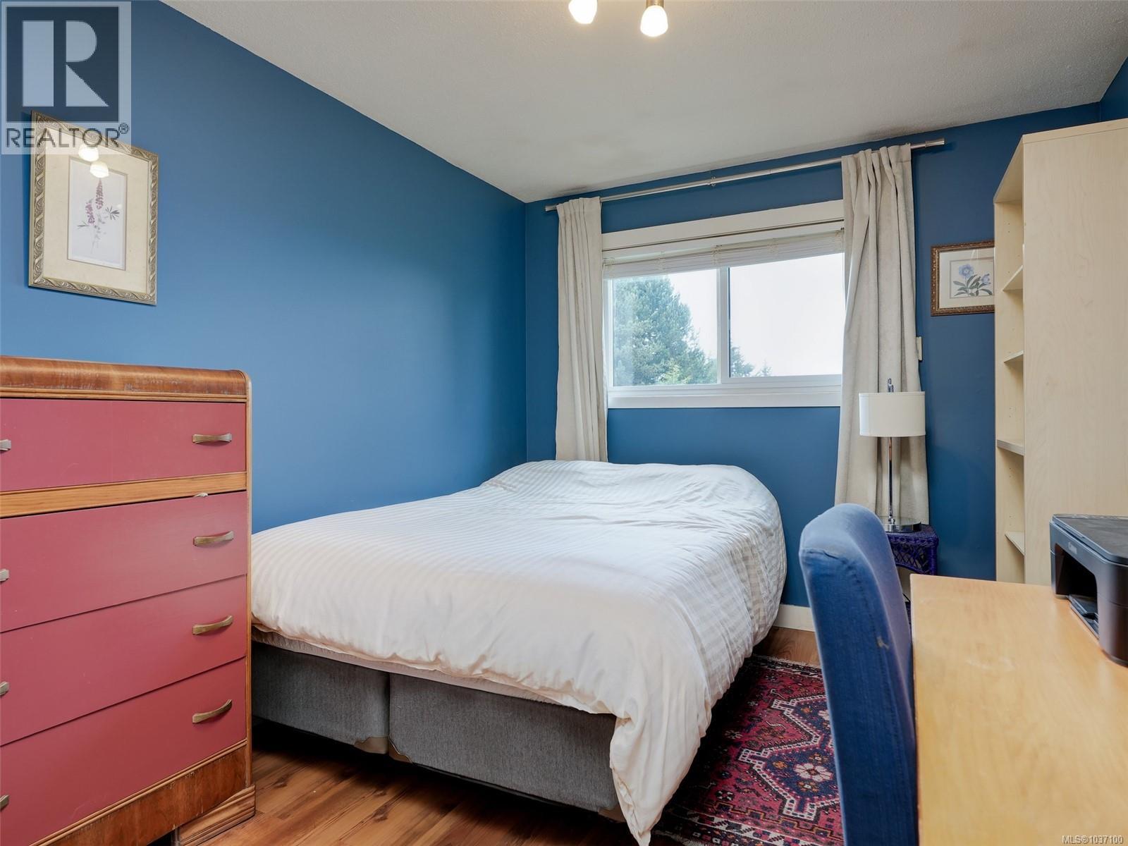 4 379 Wale Rd, Colwood