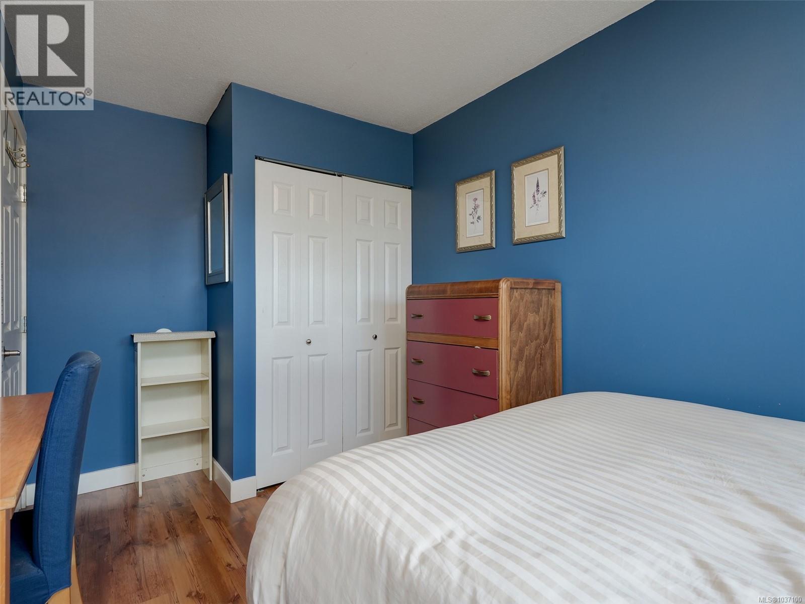 4 379 Wale Rd, Colwood