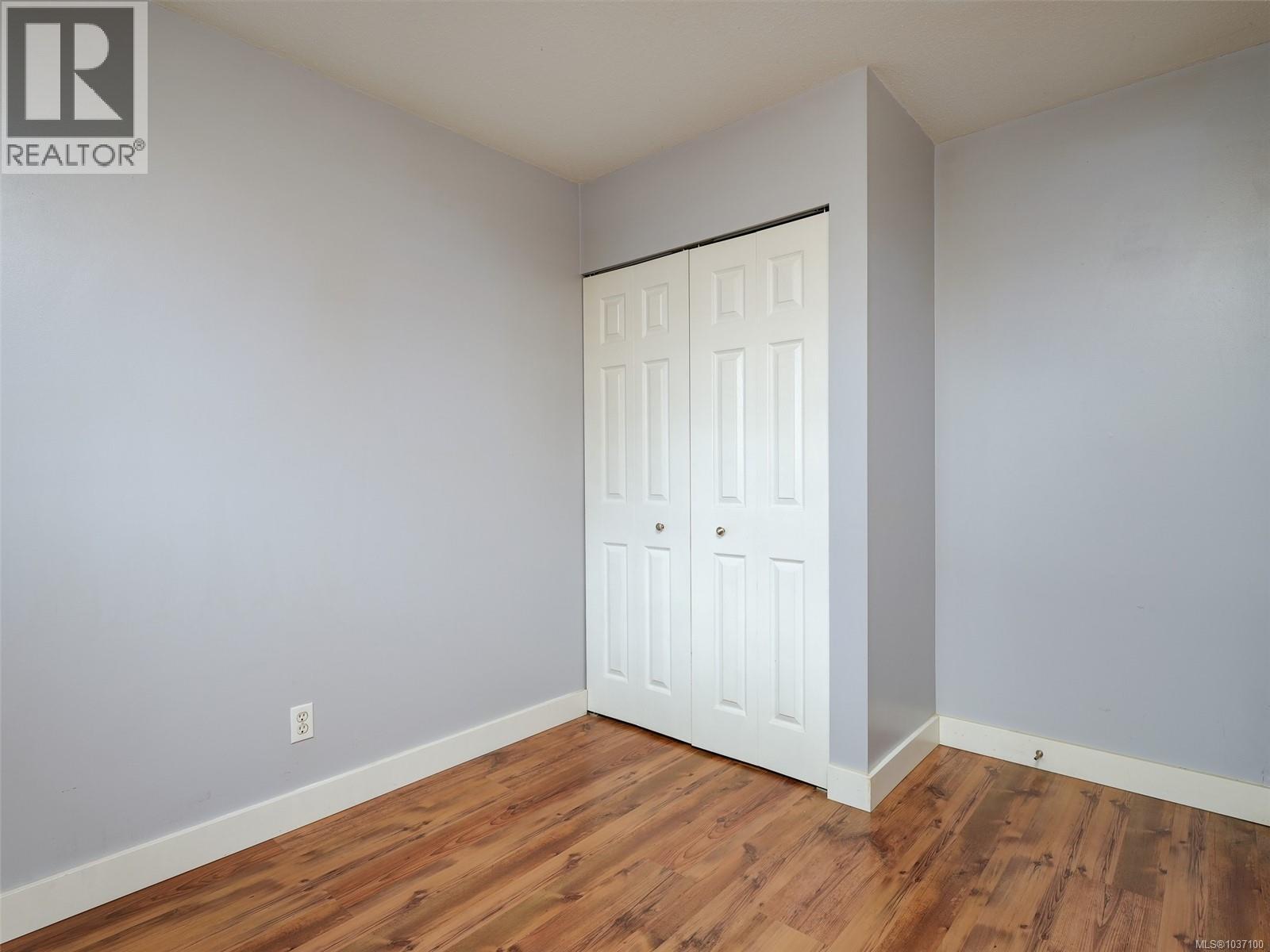4 379 Wale Rd, Colwood