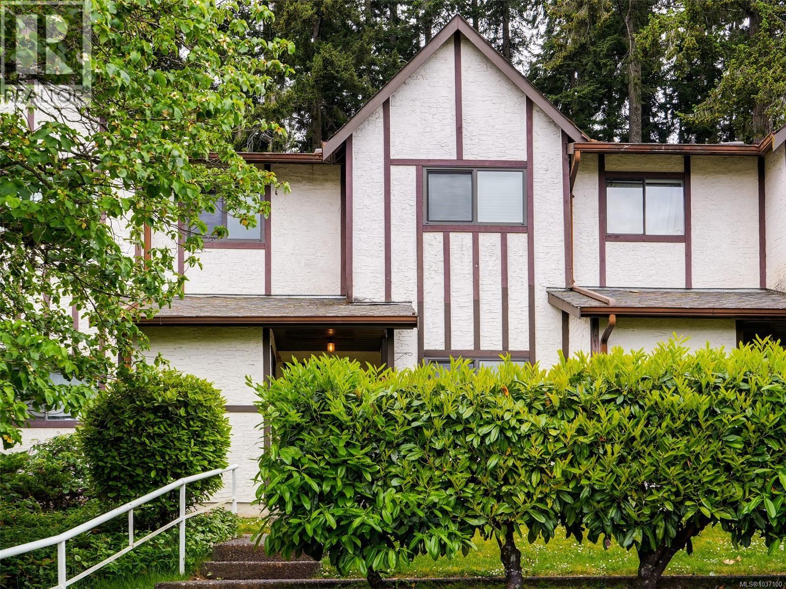 4 379 Wale Rd, Colwood