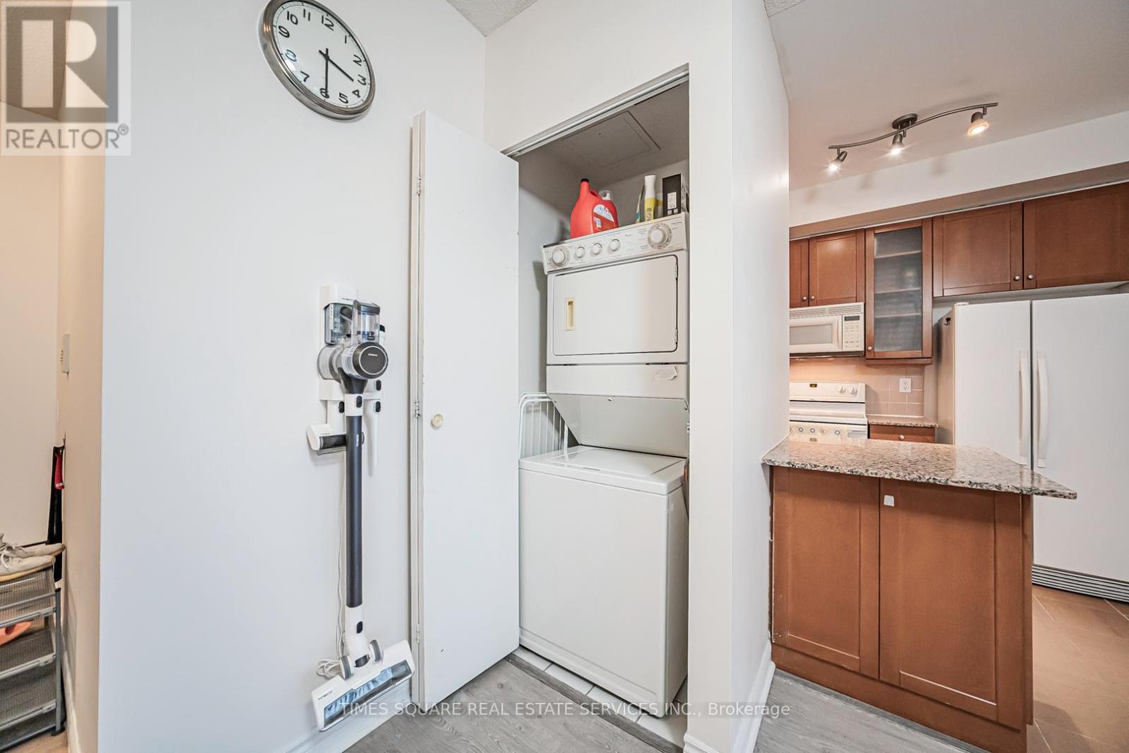 #1501 60 BYNG AVENUE - 14