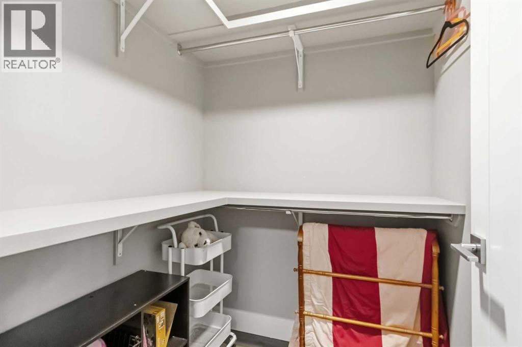 240 Warren Way - 37