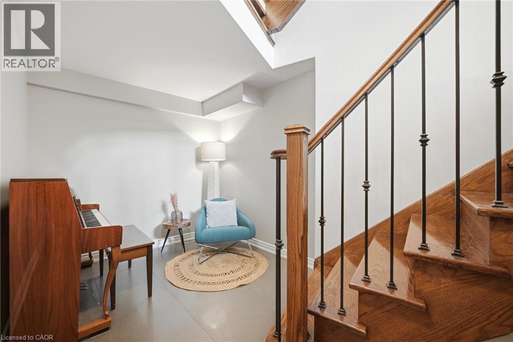 3305 MISTWELL Crescent - 33