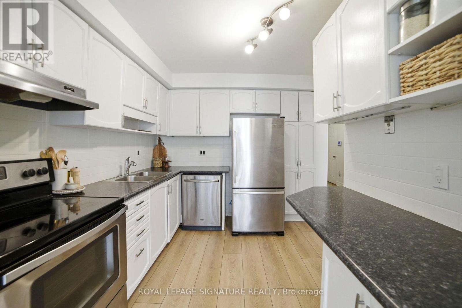 #15 1 ROYALWOOD COURT - 13