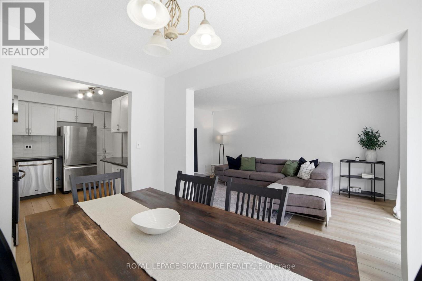 #15 1 ROYALWOOD COURT - 15