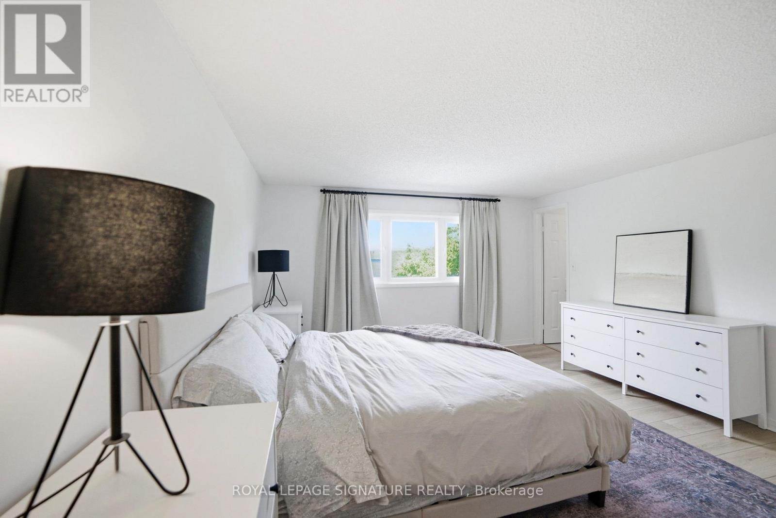 #15 1 ROYALWOOD COURT - 21