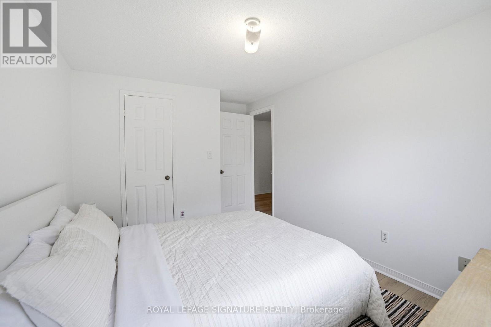 #15 1 ROYALWOOD COURT - 31