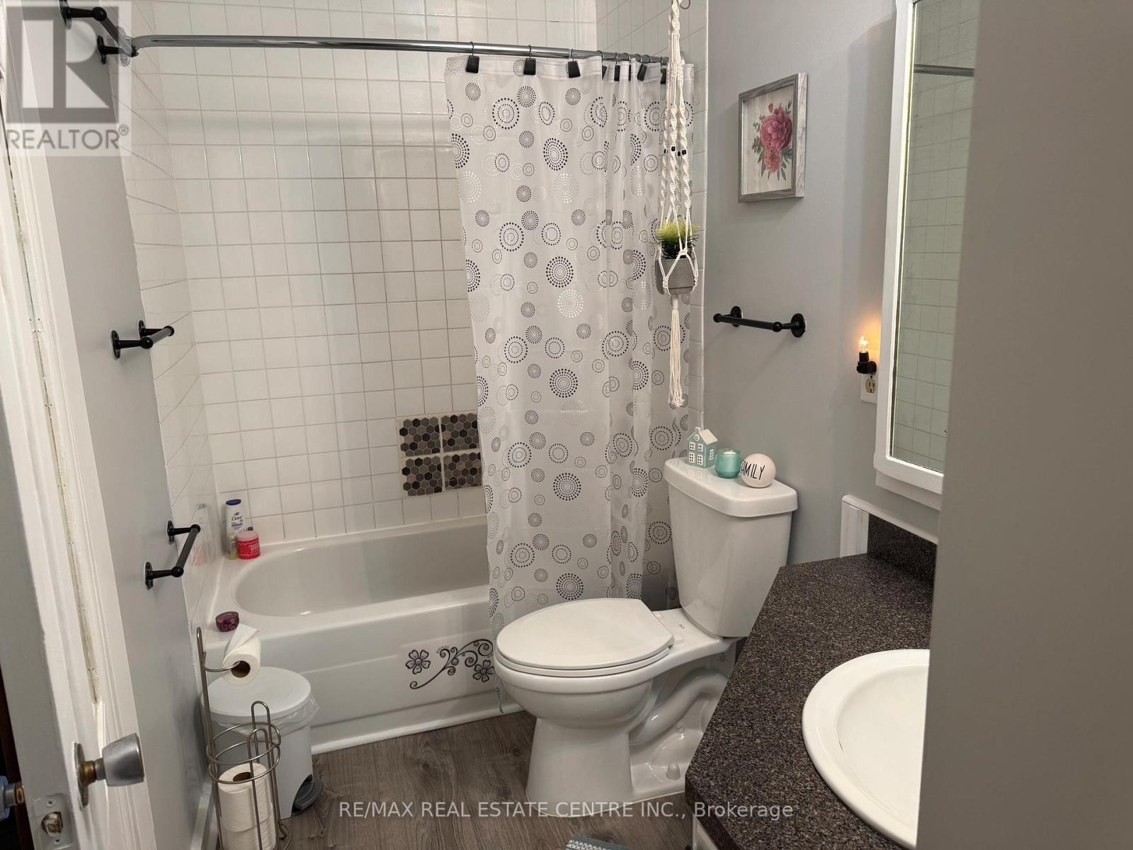 #21 325 WILLIAM STREET - 13