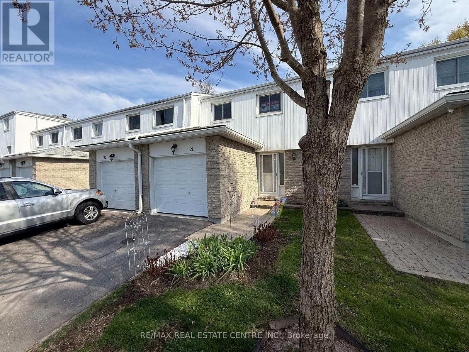 #21 325 WILLIAM STREET - Image 2