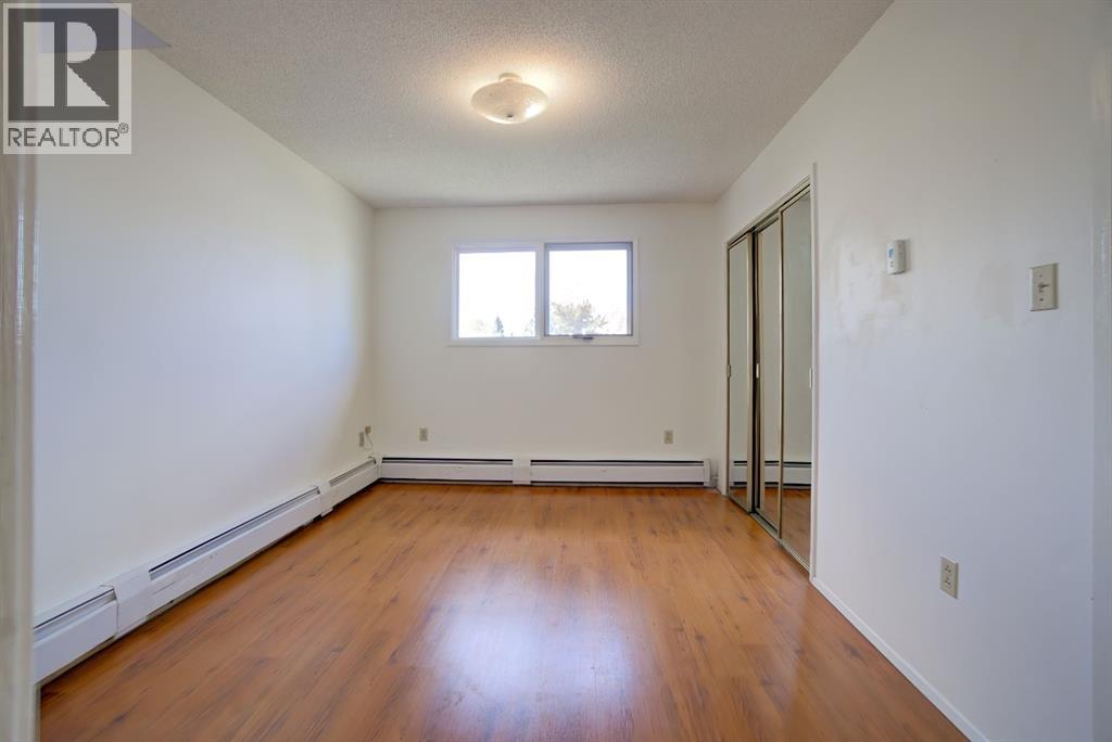 664 49 Avenue W - 23