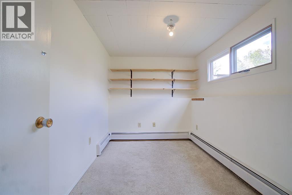 664 49 Avenue W - 26