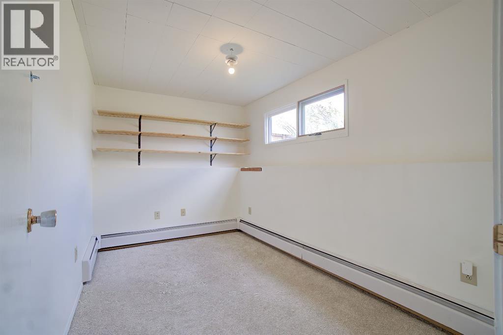664 49 Avenue W - 28