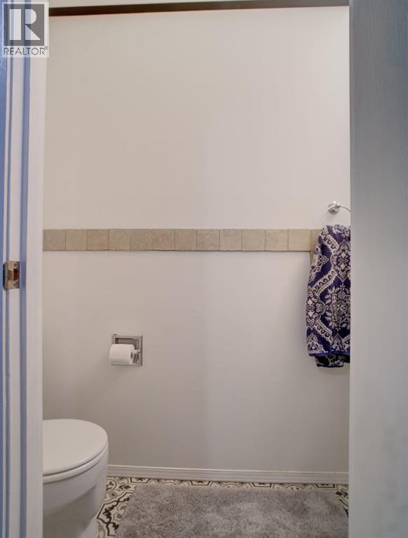 664 49 Avenue W - 36