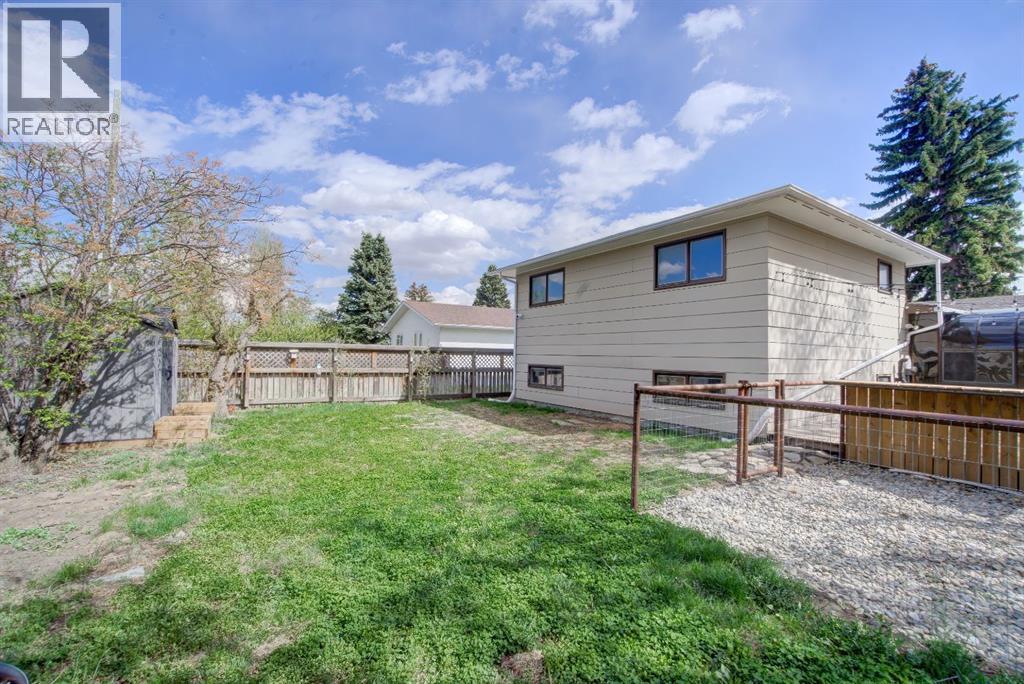 664 49 Avenue W - 45
