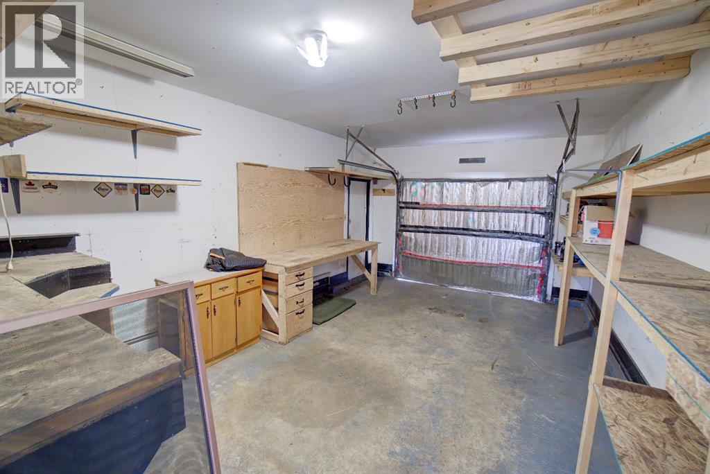 664 49 Avenue W - 44