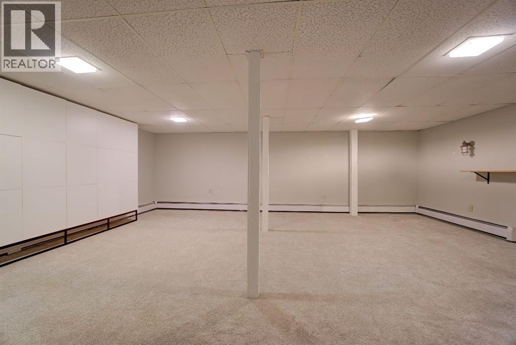 664 49 Avenue W - 37