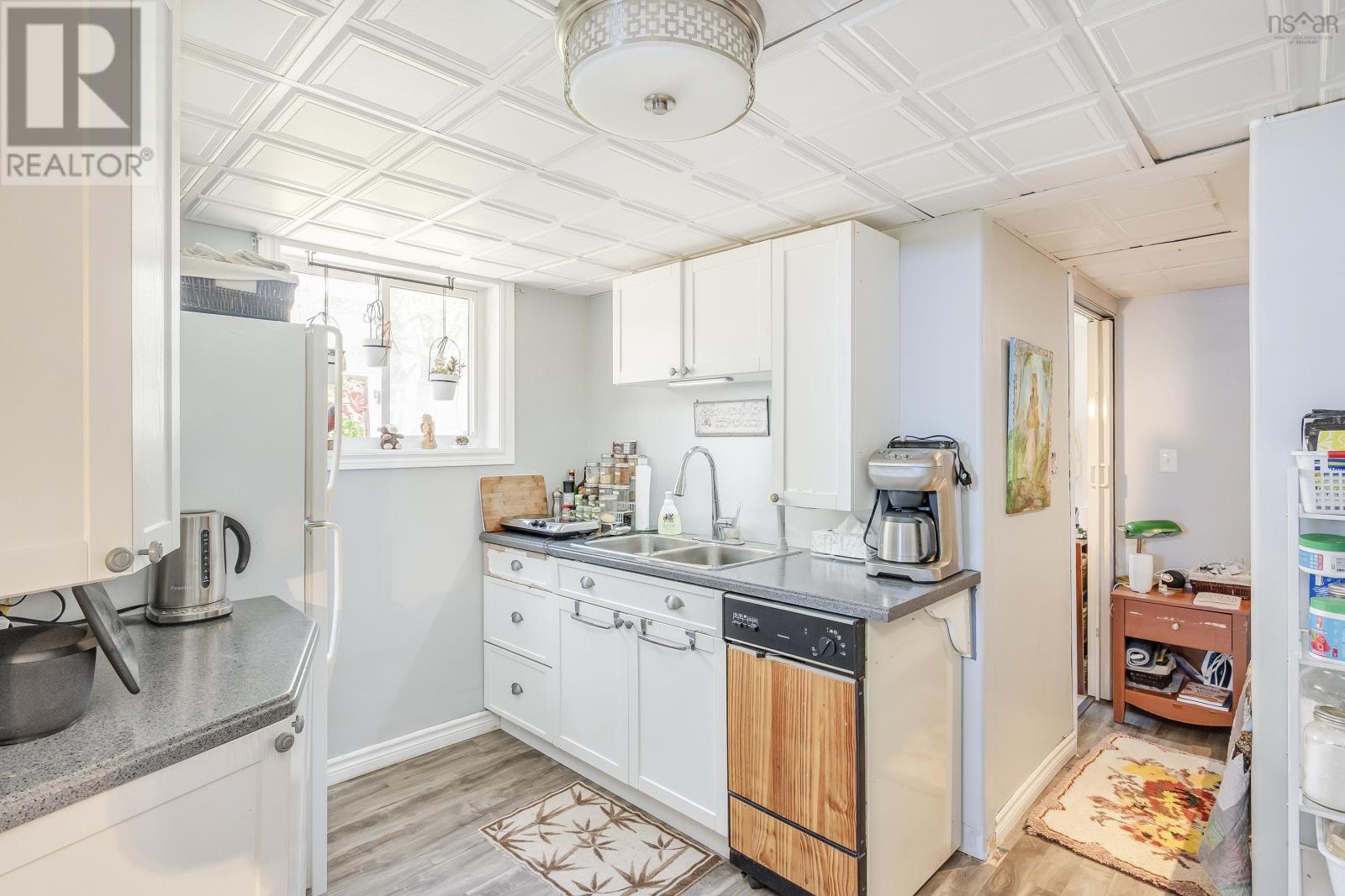 #212 Marsters Avenue - 32